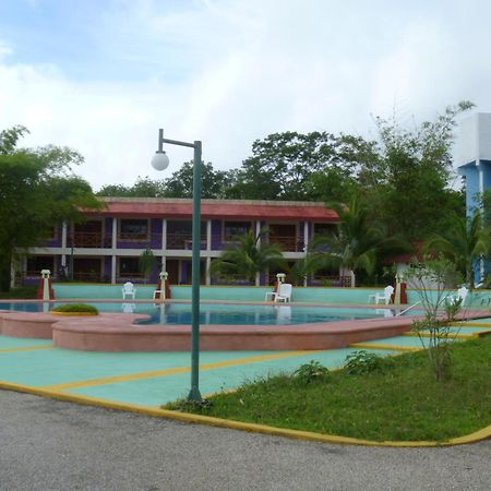 Hotel Debliz Xpujil Exterior foto